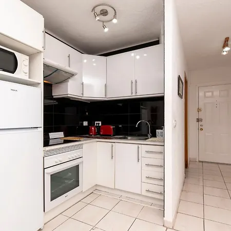 1 Bedroom Castle Harbour Apartment